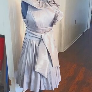 Gray dress with collar ruffle